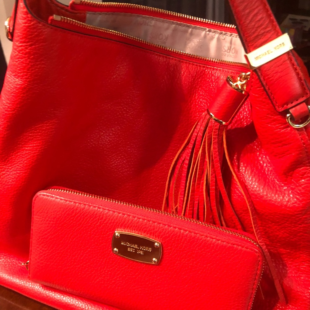 Beautiful Michael Kors purse and wallet